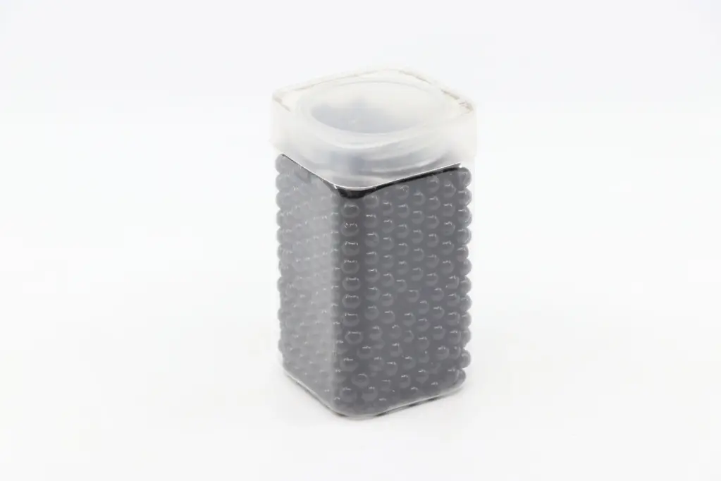 Pärlid 8mm must