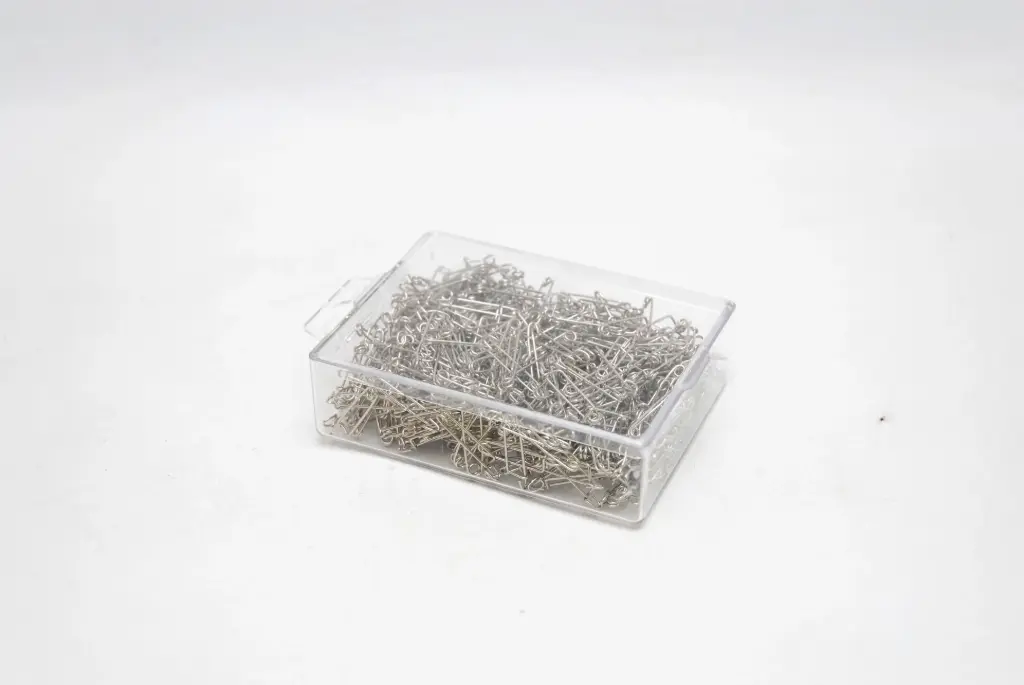 Rinnanõel metallist 